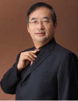龚  俊