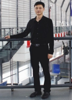 杨亮