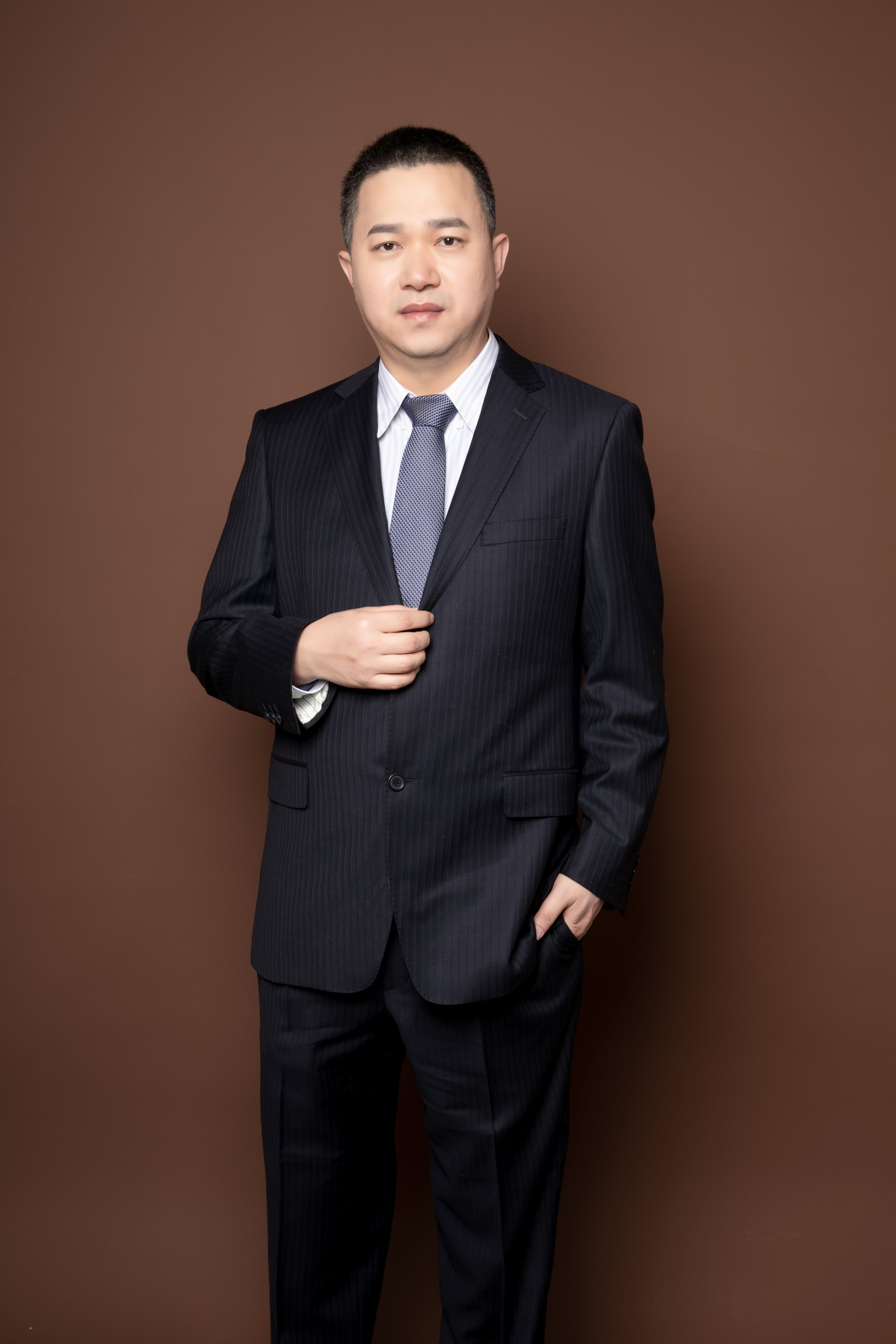 李建华